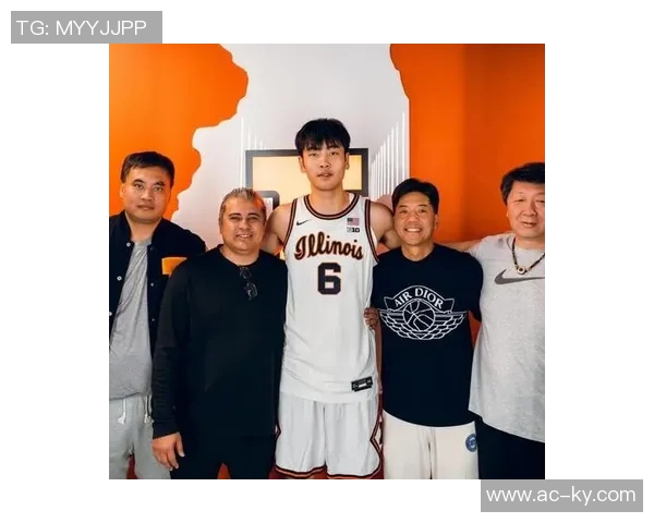 张博源访问伊利诺伊大学感受浓厚中国文化球队实力常年跻身TOP20